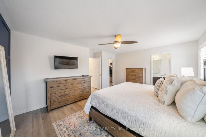 Photo 23 at 44 - 22 Spring Creek Drive, Waterdown, Hamilton