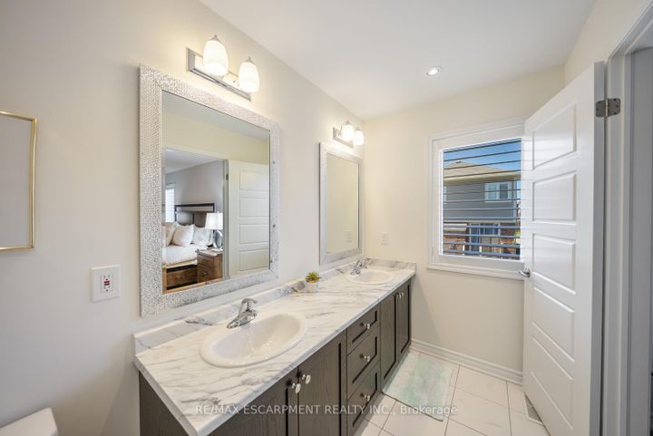 Photo 26 at 44 - 22 Spring Creek Drive, Waterdown, Hamilton