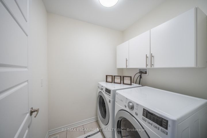Photo 32 at 44 - 22 Spring Creek Drive, Waterdown, Hamilton
