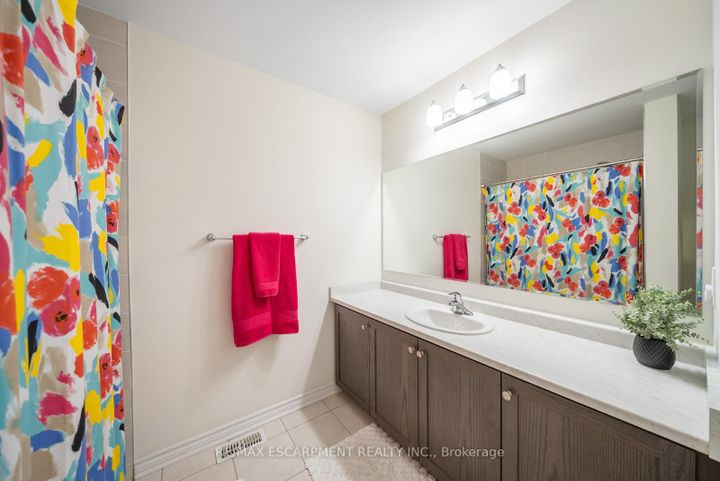 Photo 33 at 44 - 22 Spring Creek Drive, Waterdown, Hamilton