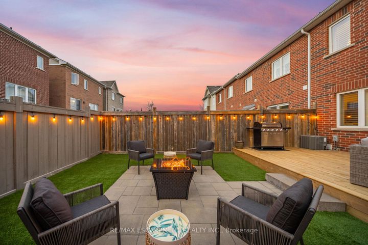 Photo 40 at 44 - 22 Spring Creek Drive, Waterdown, Hamilton