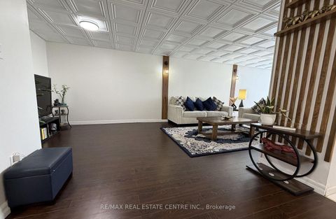 Photo 11 at 510 - 3 Rowntree Road, Jamestown, Toronto