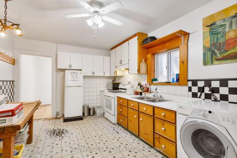 Photo 10 at 39 Noble Street, Roncesvalles, Toronto