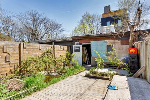 Photo 16 at 39 Noble Street, Roncesvalles, Toronto
