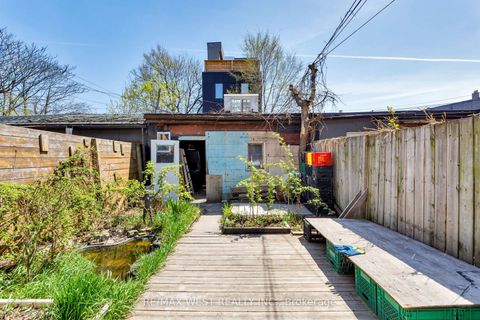 Photo 18 at 39 Noble Street, Roncesvalles, Toronto