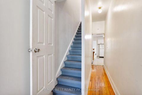 Photo 20 at 39 Noble Street, Roncesvalles, Toronto