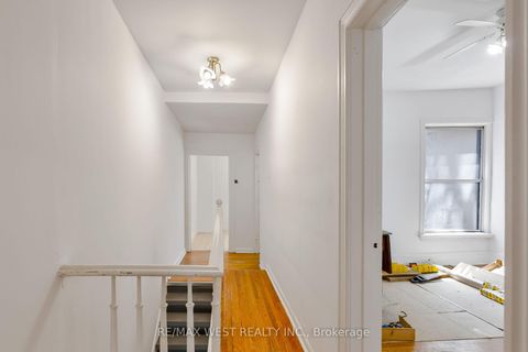 Photo 21 at 39 Noble Street, Roncesvalles, Toronto
