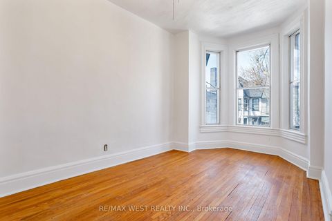 Photo 30 at 39 Noble Street, Roncesvalles, Toronto