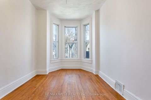 Photo 33 at 39 Noble Street, Roncesvalles, Toronto