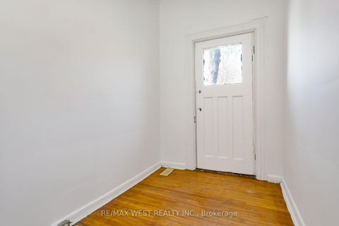 Photo 34 at 39 Noble Street, Roncesvalles, Toronto
