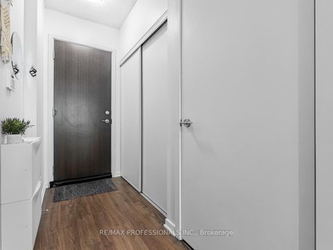 Photo 1 at 2113 - 105 The Queensway, Swansea, Toronto