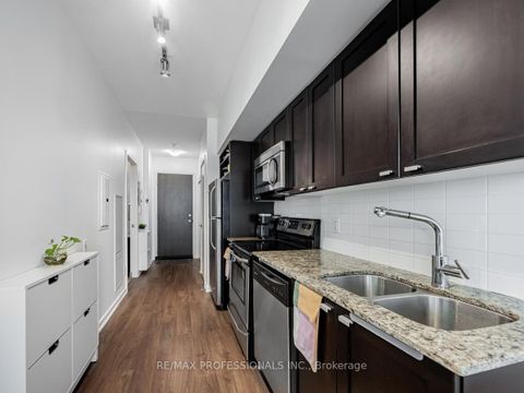 Photo 2 at 2113 - 105 The Queensway, Swansea, Toronto