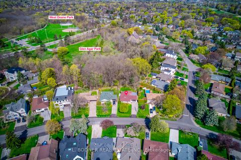 Photo 3 at 84 Ravenscrest Drive, Rosethorn, Toronto