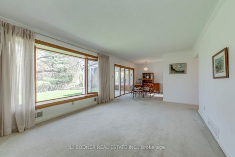 Photo 9 at 84 Ravenscrest Drive, Rosethorn, Toronto