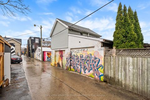 Photo 13 at 11 Foxley Street, Bellwoods, Toronto