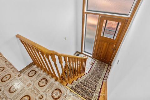 Photo 7 at 16 Mcdonald Avenue, Oakridge, Toronto