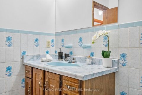 Photo 24 at 16 Mcdonald Avenue, Oakridge, Toronto