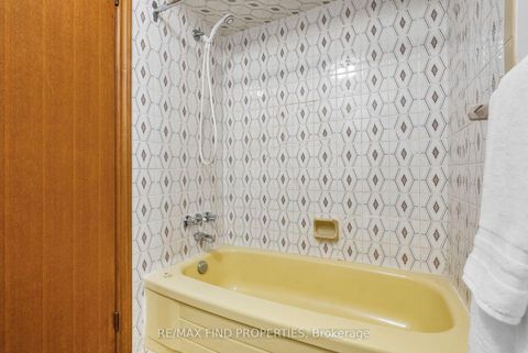 Photo 34 at 16 Mcdonald Avenue, Oakridge, Toronto