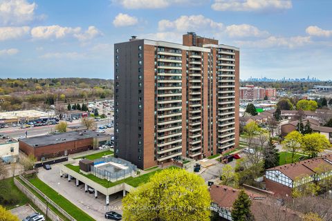 Photo 2 at 211 - 15 Torrance Road, Eglinton East, Toronto