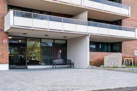 Photo 3 at 211 - 15 Torrance Road, Eglinton East, Toronto