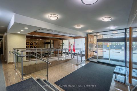 Photo 5 at 211 - 15 Torrance Road, Eglinton East, Toronto