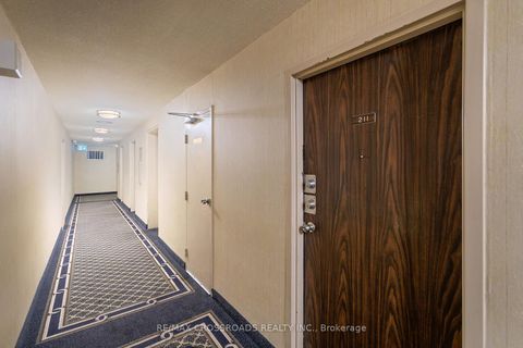 Photo 7 at 211 - 15 Torrance Road, Eglinton East, Toronto