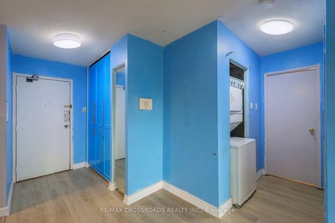 Photo 8 at 211 - 15 Torrance Road, Eglinton East, Toronto
