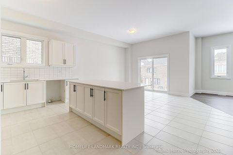 Photo 2 at 241 SEGUIN Street, Oak Ridges, Richmond Hill