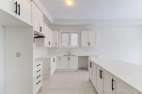Photo 3 at 241 SEGUIN Street, Oak Ridges, Richmond Hill