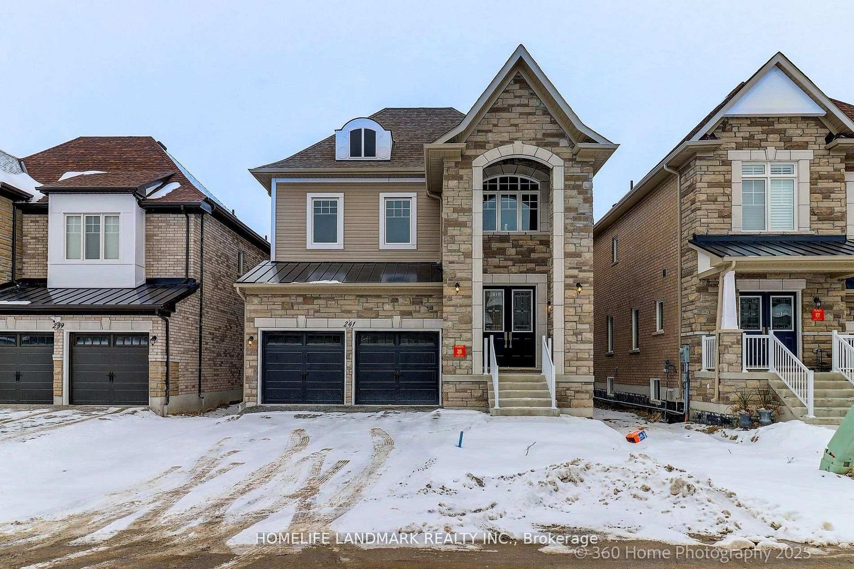 241 SEGUIN Street, Oak Ridges, Richmond Hill photo number 2