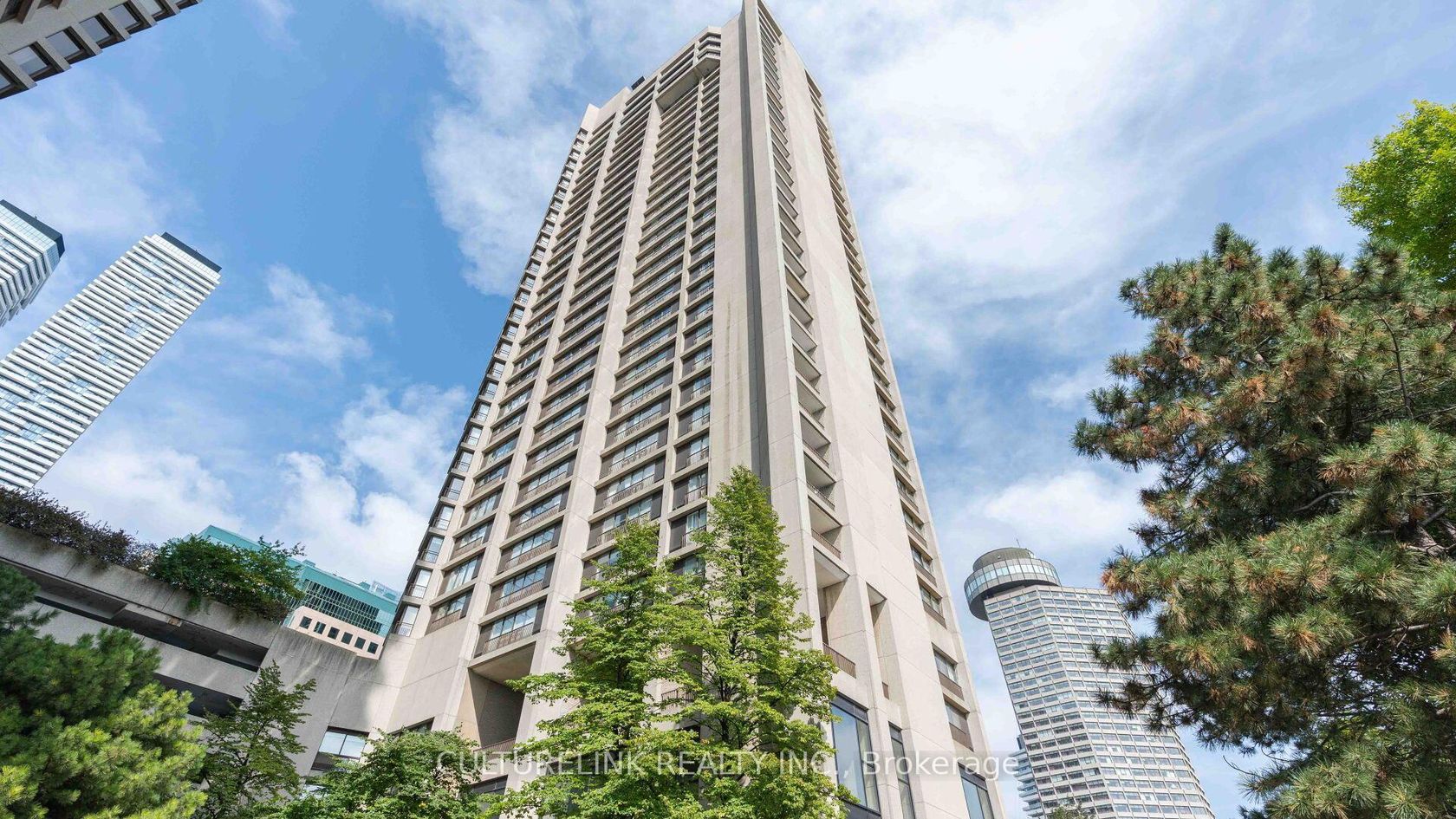 1019 - 33 Harbour Square, Waterfront Communities C1, Toronto photo number 2