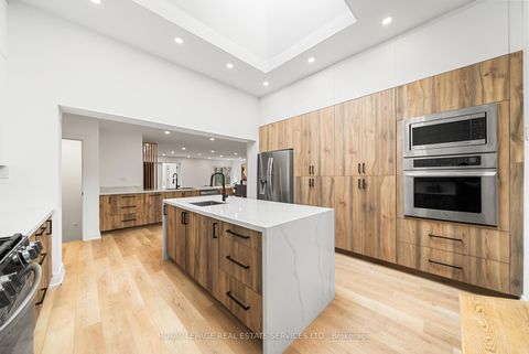 Photo 10 at 296 Lennox Avenue, Harding, Richmond Hill