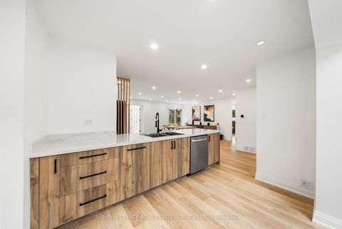 Photo 12 at 296 Lennox Avenue, Harding, Richmond Hill