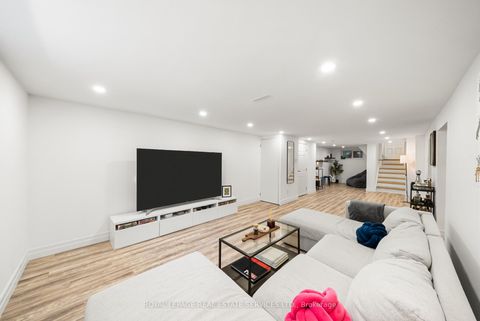 Photo 31 at 296 Lennox Avenue, Harding, Richmond Hill