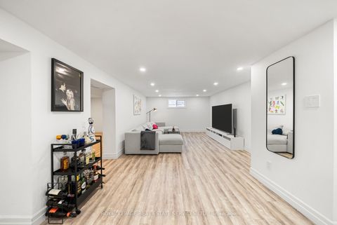 Photo 33 at 296 Lennox Avenue, Harding, Richmond Hill