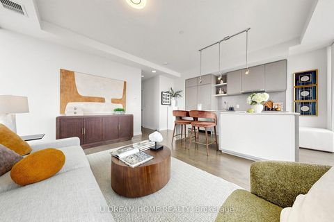 Photo 3 at 6110 - 88 Harbour Street, Waterfront Communities C1, Toronto