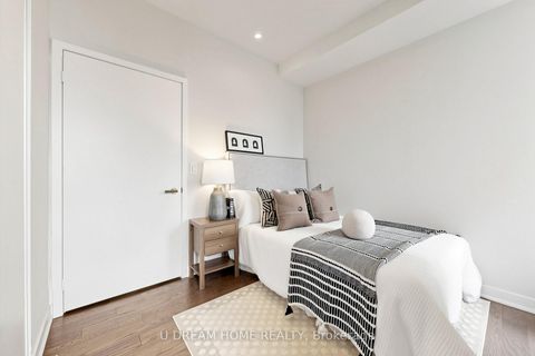 Photo 11 at 6110 - 88 Harbour Street, Waterfront Communities C1, Toronto