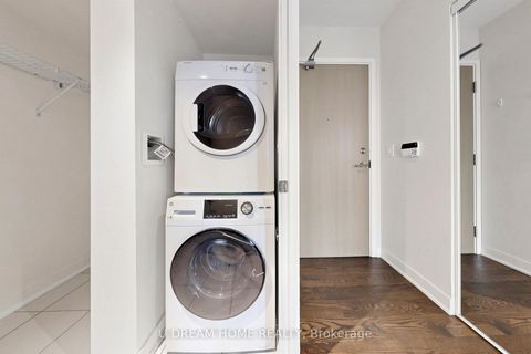 Photo 23 at 6110 - 88 Harbour Street, Waterfront Communities C1, Toronto