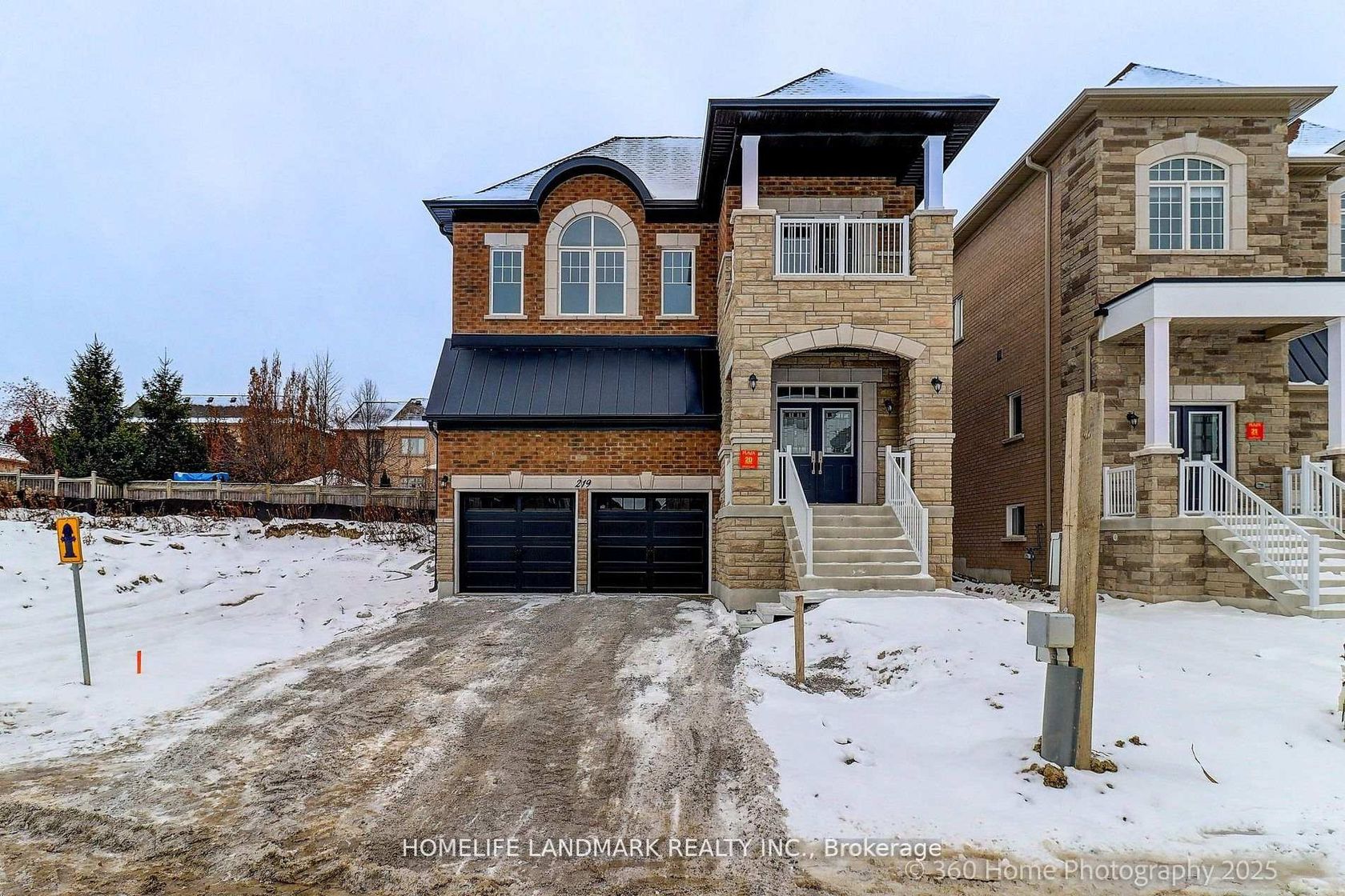 219 SEGUIN Street, Oak Ridges, Richmond Hill photo number 2