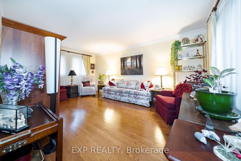Photo 33 at 90 Brillinger Street, North Richvale, Richmond Hill