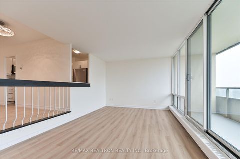 Photo 10 at 602 - 19 Four Winds Drive, York University Heights, Toronto