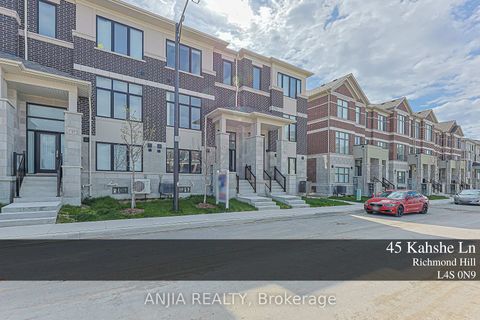 Photo 1 at 45 Kahshe Lane W, Rural Richmond Hill, Richmond Hill