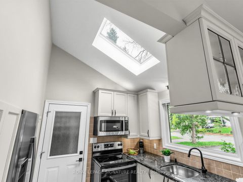 Photo 9 at 81 Cottonwood Drive, Don Mills, Toronto