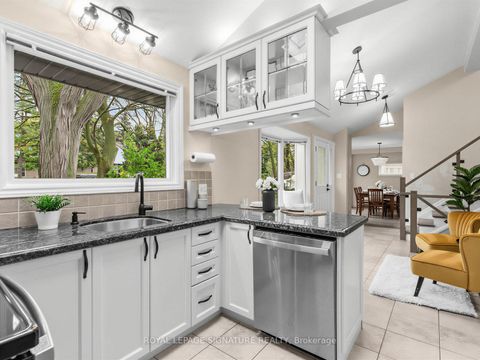 Photo 10 at 81 Cottonwood Drive, Don Mills, Toronto