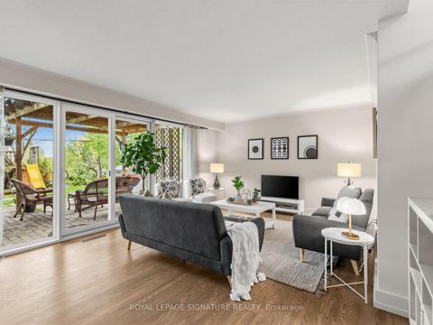 Photo 11 at 81 Cottonwood Drive, Don Mills, Toronto