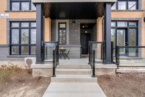 Photo 4 at 5 - 1 Bond Crescent, Oak Ridges, Richmond Hill