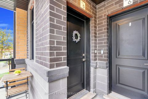 Photo 6 at 5 - 1 Bond Crescent, Oak Ridges, Richmond Hill