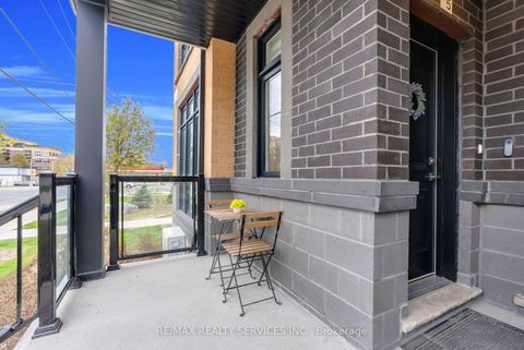 Photo 7 at 5 - 1 Bond Crescent, Oak Ridges, Richmond Hill