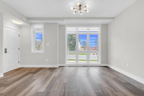 Photo 15 at 5 - 1 Bond Crescent, Oak Ridges, Richmond Hill