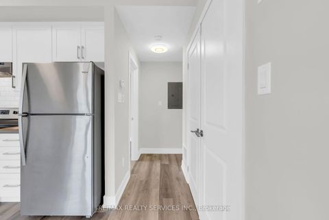Photo 22 at 5 - 1 Bond Crescent, Oak Ridges, Richmond Hill